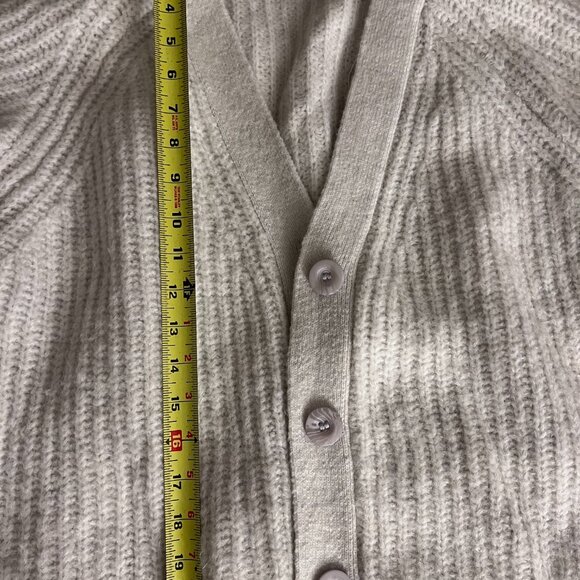 Women's Zara Cream Colored Knit Cardigan size small - Picture 2 of 5